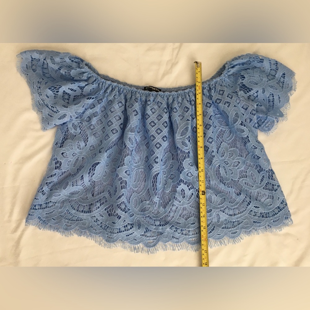 EUC Express light blue eyelet, fully lined crop top, shoulders off or on.